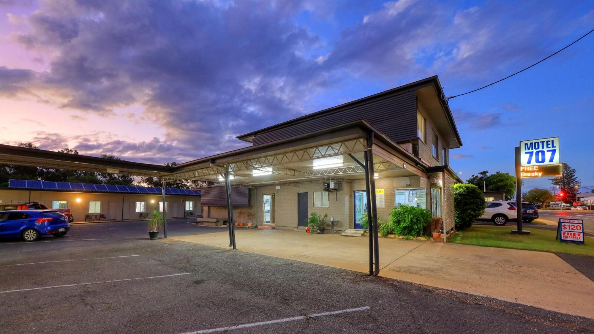 Motel 707 Emerald Ngoại thất bức ảnh